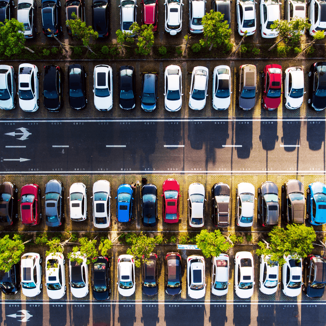 A parking lot filled with cars